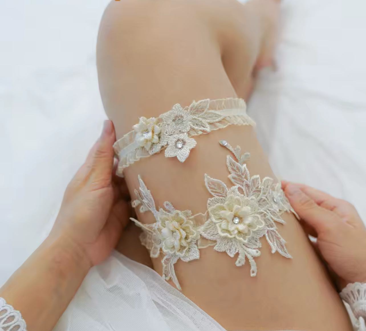 Ivory Daisy Garters (2pcs)