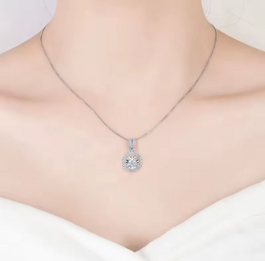 Opulent Pendant Neckless