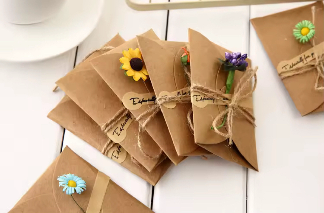 Retro Style Dried Flower Invitations (set of 100)