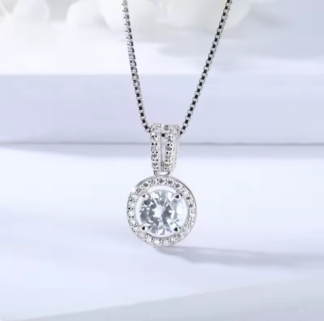 Opulent Pendant Neckless