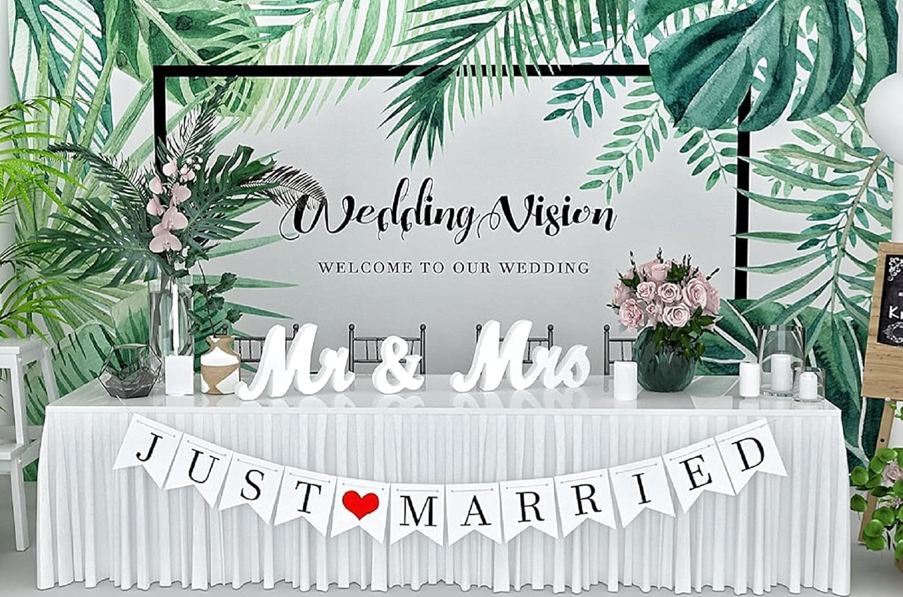 Mr & Mrs Sign